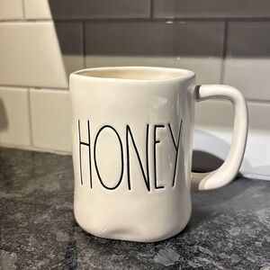 NWOT Rae Dunn HONEY Mug